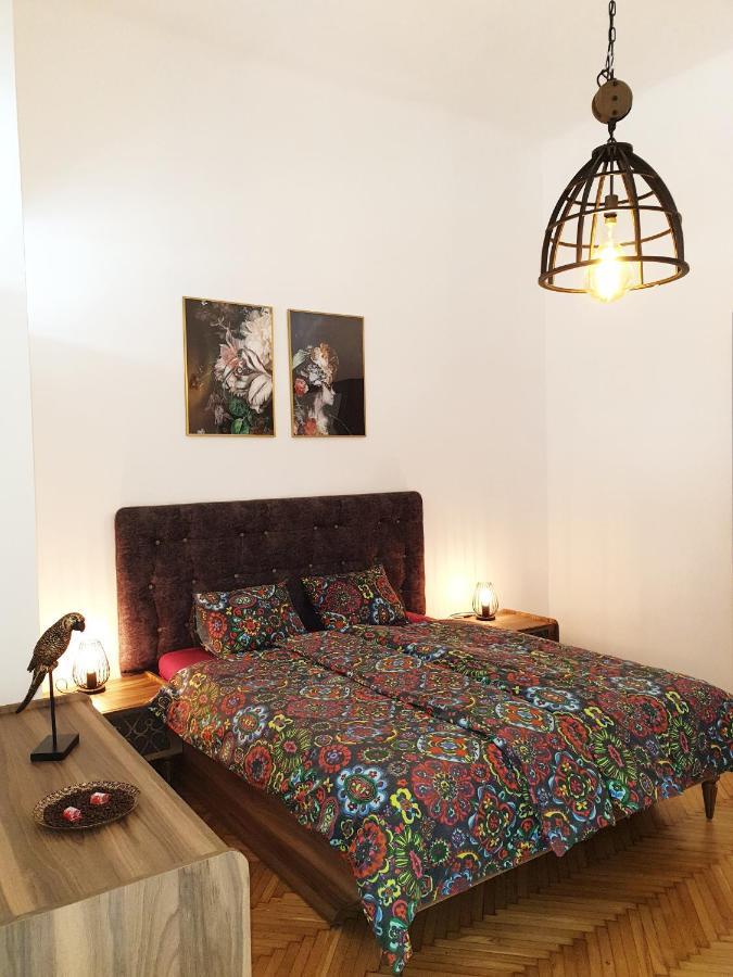 וינה Sunny And Spacious Apartment Near City Centre מראה חיצוני תמונה