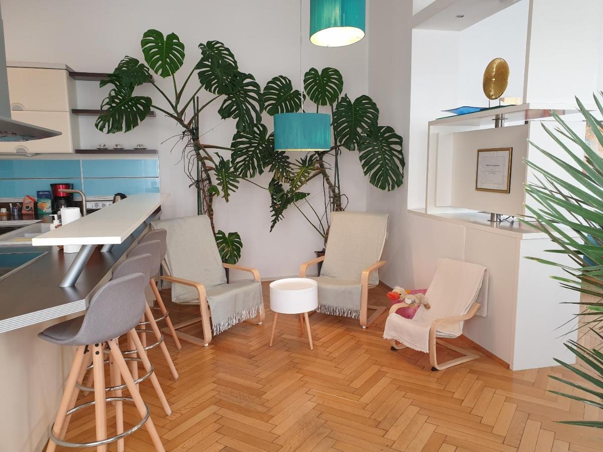 וינה Sunny And Spacious Apartment Near City Centre מראה חיצוני תמונה