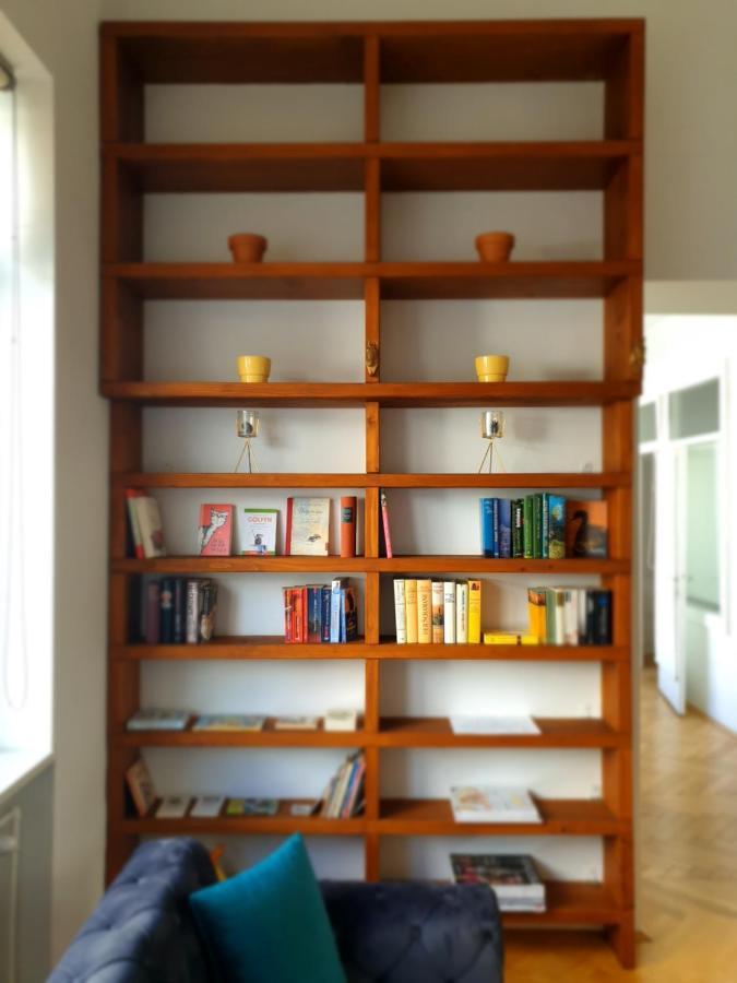 וינה Sunny And Spacious Apartment Near City Centre מראה חיצוני תמונה