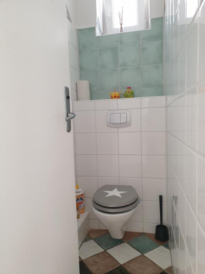 וינה Sunny And Spacious Apartment Near City Centre מראה חיצוני תמונה