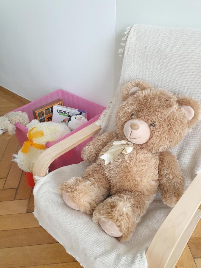 וינה Sunny And Spacious Apartment Near City Centre מראה חיצוני תמונה