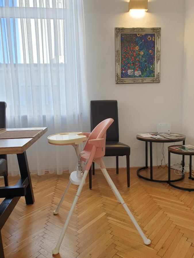 וינה Sunny And Spacious Apartment Near City Centre מראה חיצוני תמונה